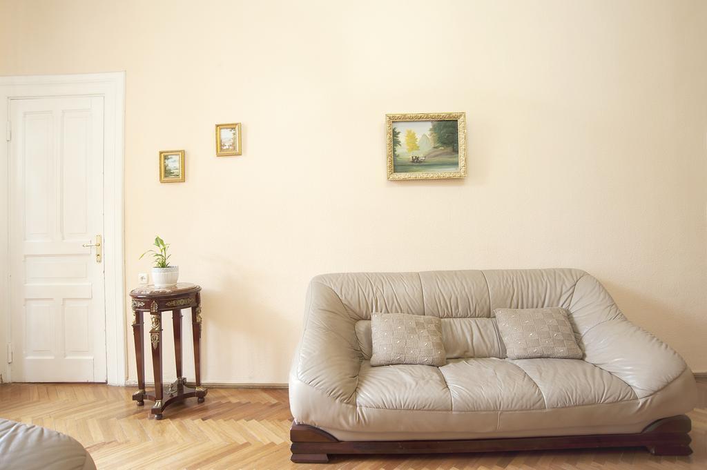Apartment In Purtseladze Street Tbilisi Ngoại thất bức ảnh