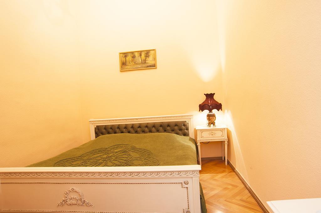 Apartment In Purtseladze Street Tbilisi Ngoại thất bức ảnh