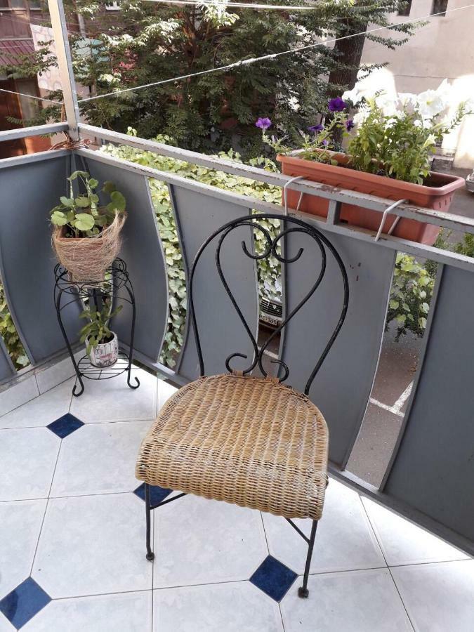 Apartment In Purtseladze Street Tbilisi Ngoại thất bức ảnh